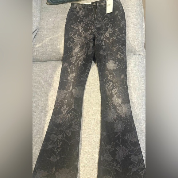 HIGH RISE SKINNY BOOTCUT IN FAIRYTALE FLORAL BLACK Sustainable Seven Jeans NWT - Picture 7 of 12